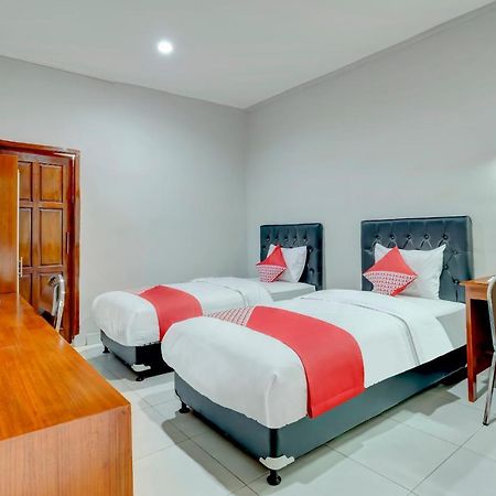 Oyo 90089 Hotel Satria Syariah Денпасар Екстериор снимка