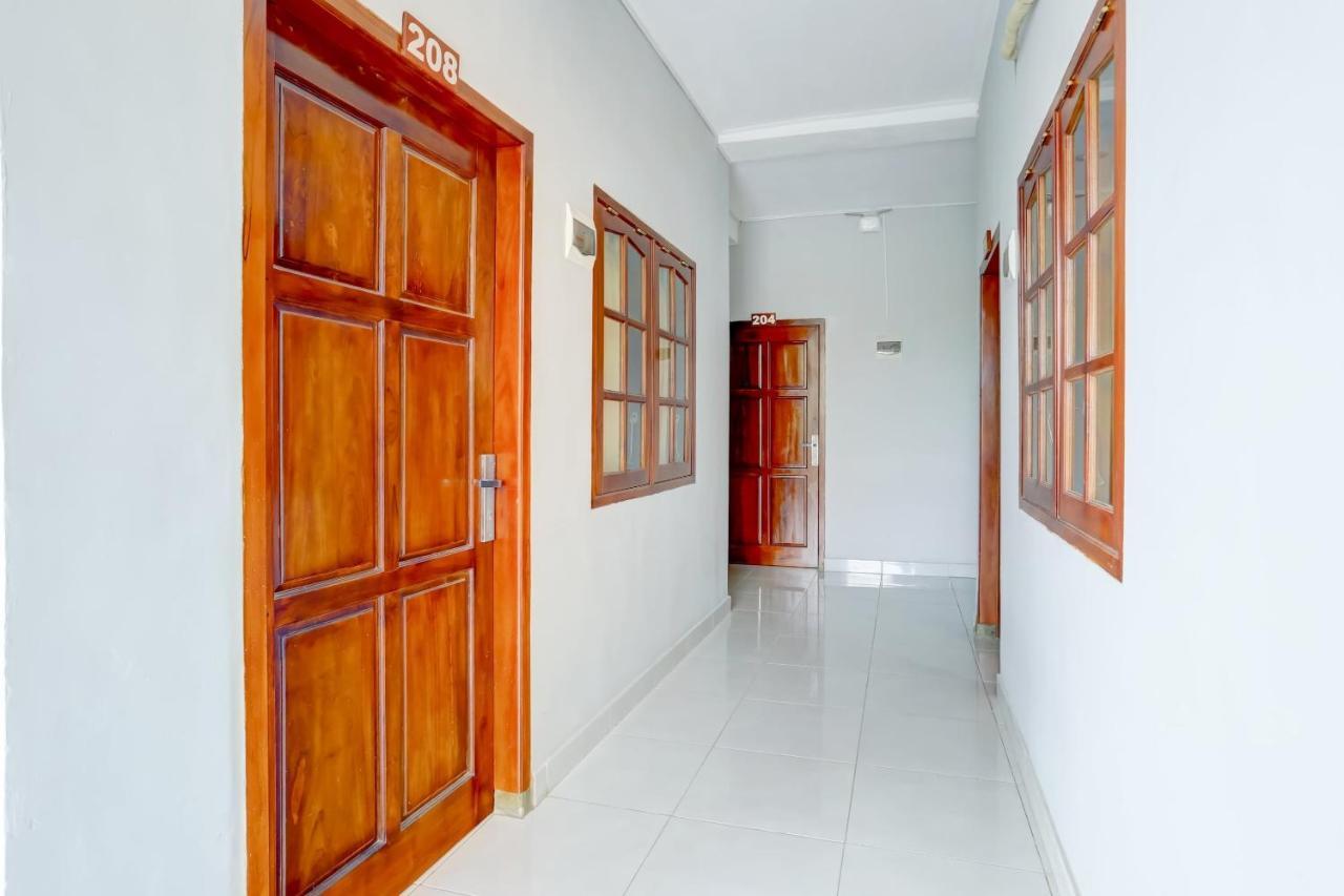 Oyo 90089 Hotel Satria Syariah Денпасар Екстериор снимка