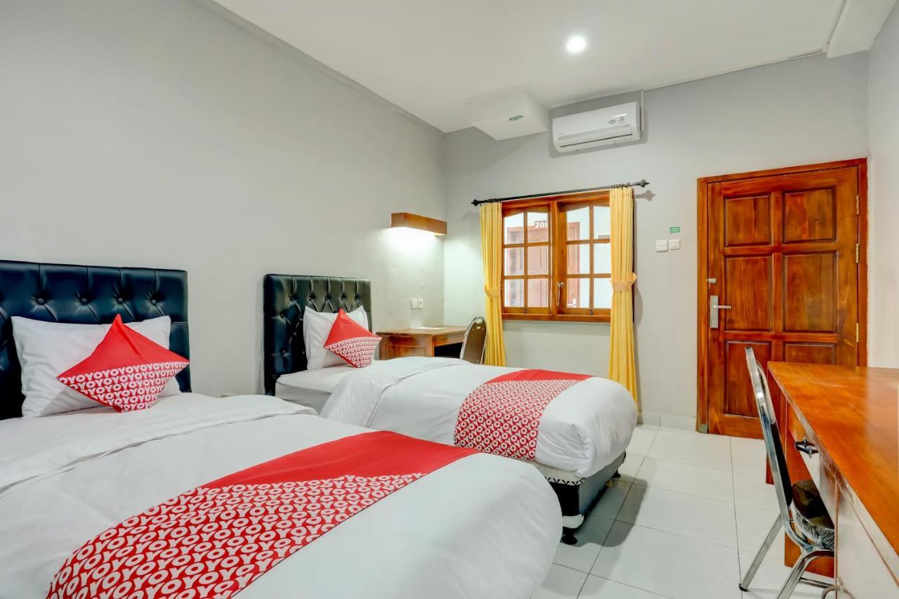 Oyo 90089 Hotel Satria Syariah Денпасар Екстериор снимка