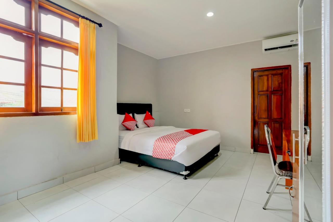 Oyo 90089 Hotel Satria Syariah Денпасар Екстериор снимка