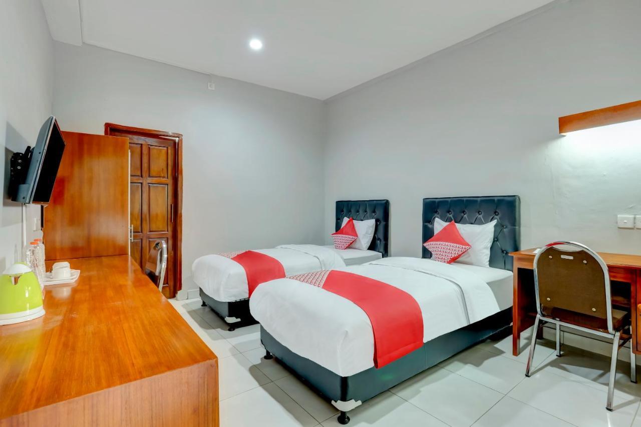 Oyo 90089 Hotel Satria Syariah Денпасар Екстериор снимка